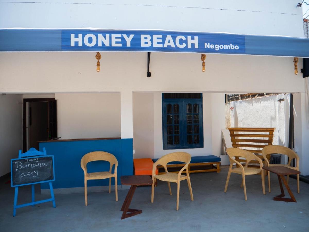 Отель Honey Beach Негомбо Экстерьер фото