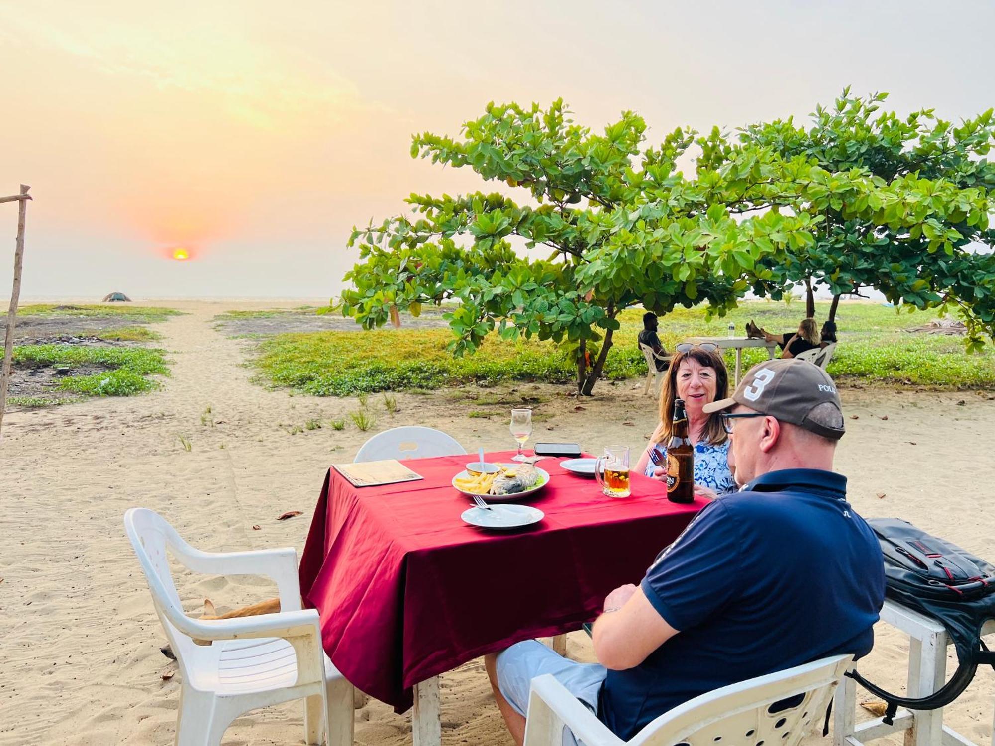 Honey Beach Негомбо Экстерьер фото