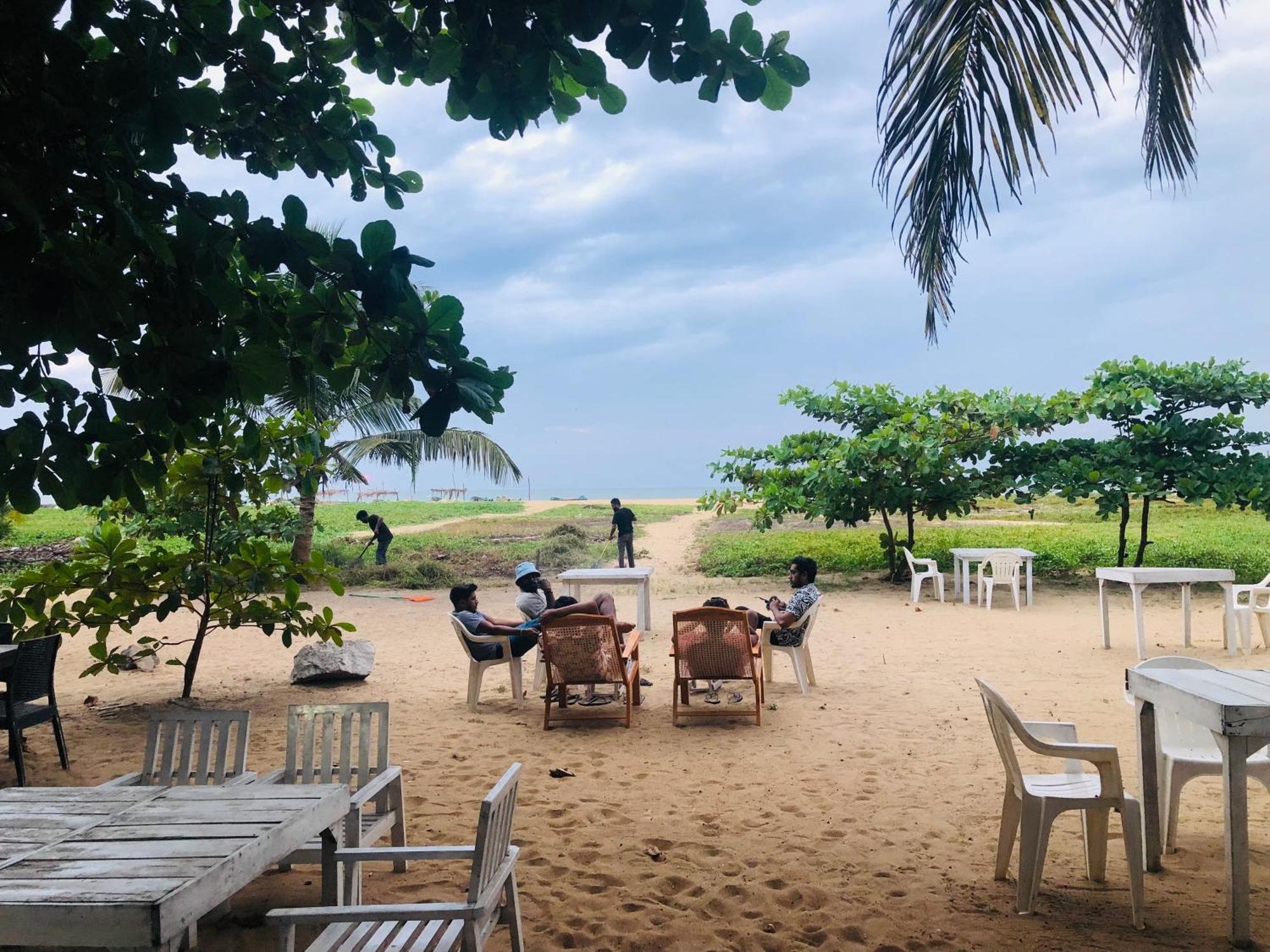 Honey Beach Негомбо Экстерьер фото