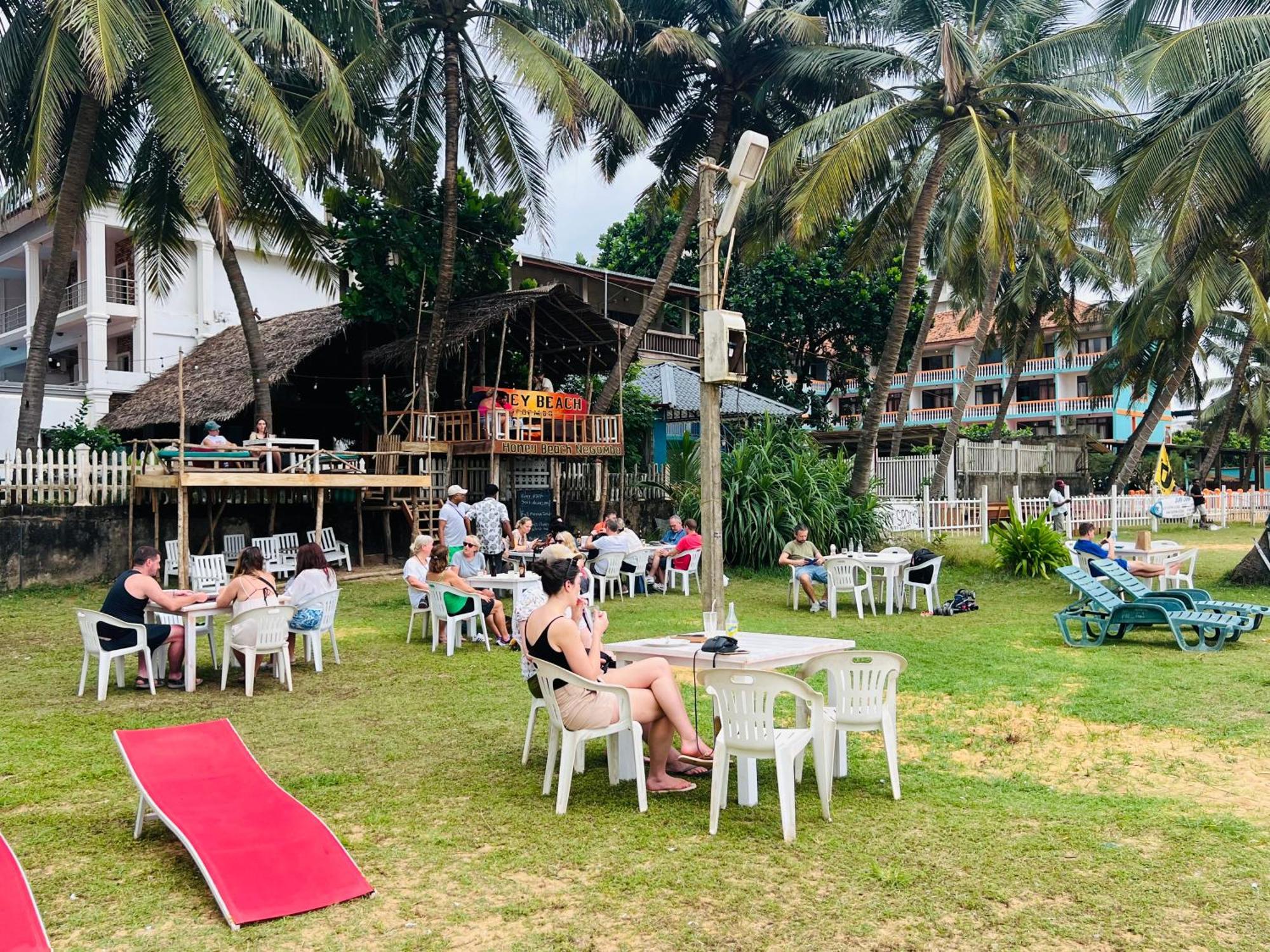 Honey Beach Негомбо Экстерьер фото
